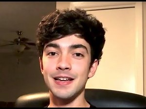 Young Hitchhiker Presents His Best Day On The Road