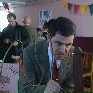 The wire-loop master 🕺 | Mr Bean