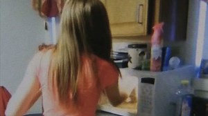 Teens zap kitten in microwave, tweet it