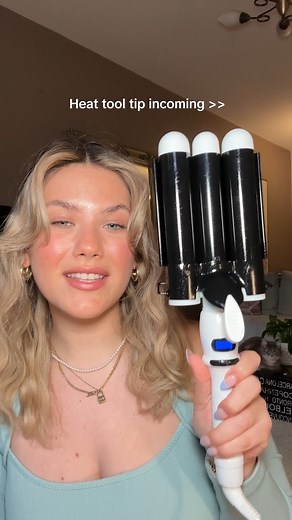 3.4K views · 13 reactions | Get that Bondi babe beach waves with 25% off the Wave Wand for 3 days only  #bondiboost | BondiBoost | Facebook
