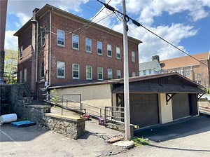 25 W Ridge St, Lansford, PA 18232 - MLS 730930 - Coldwell Banker
