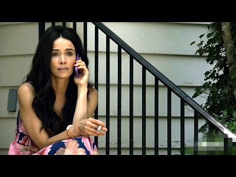 Abigail Spencer smoking cigarette 🚬
