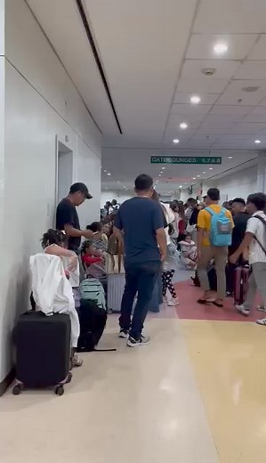 66K views · 138 reactions | DELAYED FLIGHT Some outgoing passsengers at the Davao International Airport (DIA) are seen standing as there are no longer seats available on Thursday evening, July 18. It seems a few flights have been delayed. Ivy Loon Saberon #AllYouNeedToKnow | SunStar Davao | Facebook