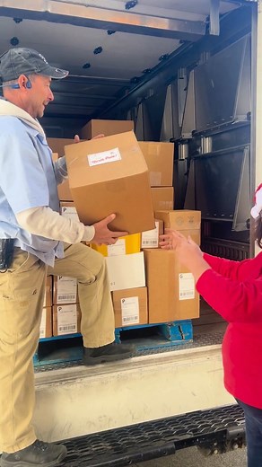 December 15th will be the last day to order from pauladeenshop.com to guarantee arrival by Christmas! Shop our Santa Specials today! | Paula Deen Store