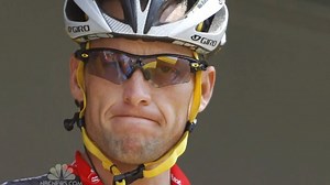 Lance Armstrong apologizes to Livestrong staff