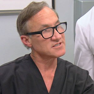 Dr. Terry Dubrow Pitches an "Unconventional" and "Weird" Surgical Plan to Fix Michelle's Drooping Breasts