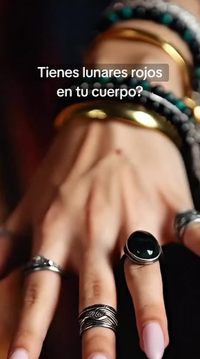 Significado de los lunares rojos en tu cuerpo