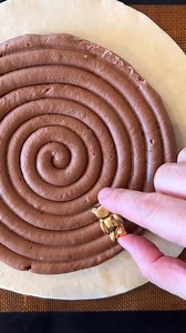 60K views · 180 reactions | La délicieuse galette chocolat noisette chef Cyril Lignac  | ELLE à table | Facebook