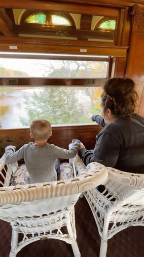 Finding it hard to choo-choose what to do in North Conway, NH this time of year? Book a ride with the @conwayscenicrailroad! 🚂 If you only have an hour or two, we’re partial to riding the rails aboard the stunning Gertrude Emma for the 55-minute Conway Valley excursion. Click on our latest Trip Idea for more info. (Link in bio.) #whitemountains #conwayscenicrailroad #trains #northconwaynh #mountwashingtonvalley #thingstodoinnorthconway #discoveryournew #aaaexplorer #conwayscenic #funfall #white