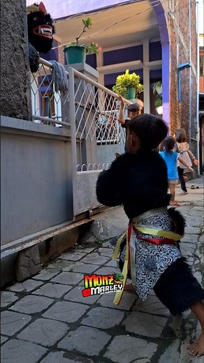 KESAKTIAN HANOMAN CILIK ketika ambil topeng