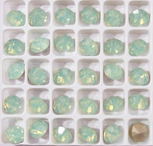 Chrysolite Opal F (24ss, 29ss or 39ss) Preciosa Maxima Chatons Rhinestones - Etsy