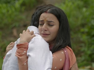 2.8M views · 95K reactions | Neerja pe chaladi goli fir... | Kamya Punjabi | Facebook