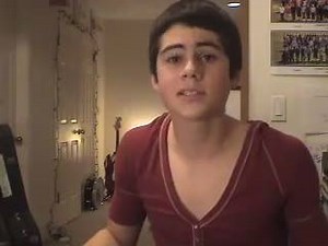 Dylan O'Brien (Stiles) cantando Wannabe de Spice Girls, ¿ya lo han visto? Jajajajajaja󾌴󾌴󾌴󾌴 -McCall11 | Teen Wolf México