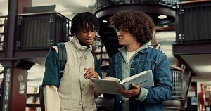 Library Men Friends Book Fist Bump: Stockvideos & Filmmaterial (100 % lizenzfrei) 3814937847 | Shutterstock