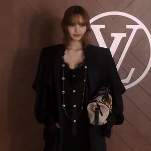OMGG LISA EN LA SEMANA DE DESFILE DE MODAS LOUIS VUITTON PARIS 2025 🤩 | Otra pagina de blackdiosas