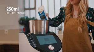 En exclusivité chez Intermarché le robot cuiseur connecté DIGICOOK Arthur Martin Home ! Lola Rossi a réalisé en avant-première une recette gourmande et festive que vous pourrez retrouver dans le catalogue connecté parmi plus de 100 recettes intégrées 😱 Un blinis maison avec sa crème et son tartare au saumon 😋 | Intermarché Villersexel