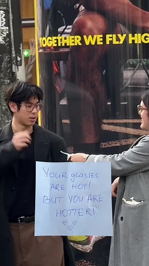 Can somebody of them be my boyfriend? Do you think we would look good together? #socialexperiment #notestostrangers #reaction #compliment