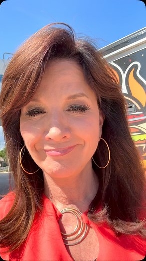 My job @fox13.news is so full-filling, especially on #foodtrucktuesdays. Thanks @baybaysburgers for dropping by Fox 13 | Linda Hurtado-Figueredo