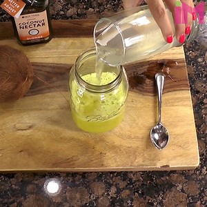 Get my favorite fat burning juice recipes FREE! Download now, click here -> http://JuiceYourWayThin.com/ Burn fat with this DIY home remedy Want a FAT BURNER that will fill you up with energy? Try this delicious morning booster! It’s a great combination of powerful weight loss allies like ginger, turmeric and cayenne pepper; ingredients that will rev up your metabolism and melt away the belly fat. Ingredients 1 apple 1 slice of ginger root 1 slice of turmeric root ½ lemon 1 glass of coconut wate