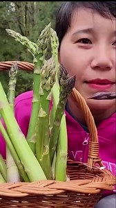 155K views · 2.5K reactions | Ăn măng tây sống giòn ngon | Nhung Ha Cuoc Song My | Facebook