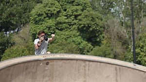 Singapore's finest amateur photographers battle each other, Justin Mott & the unrelenting tropical sun for a chance to make it to #PhotoFaceOff's season finale. Who has what it takes? Find out on #PhotoFaceOff every Thursday 9pm (SIN/HK). | HISTORY