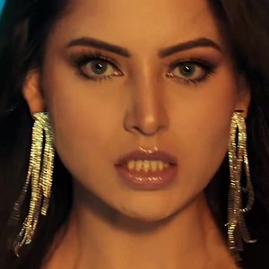 Urvashi Gonna Bite you!! #urvashirautela #urvashi #bollywood | Ashika Gill