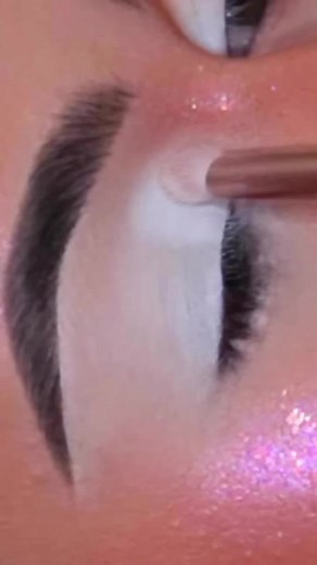 Citrus inspired makeup tutorial by @Raphie 🍊 #DisneyPlusBR #spoiledlipscosmetics #graphicliner #eyeshadowpalette #eyeshadow #makeup #makeuptutorial | Spoiled Lips cosmetics