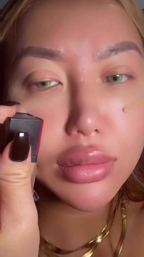 @Huongxo matching her #makeuplook with Hidrocor Rio Ipanema. #Beautiful Tuesday Y’all  This #eyecolor and so much more only from @lensdotme_official Link In Our Bio  #lenses #mondayvibe #beauty #hidrocor #solotica #makeup #lens #contactlens #coloredcontacts #lensdotme | lens.me | Facebook