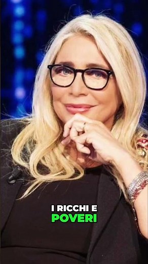 Mara Venier, PAURA in STUDIO: Angela cade! Il video shock #shorts