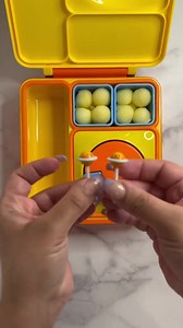 李 School lunch prep is easier with the OmieBox collection  This practical and child-friendly range of Hot & Cold Bento Lunch Boxes are available online or in stores at Matchbox . Link here to check them out>https://shorturl.at/hjsZ2  by tinatakeslunch | Matchbox | Facebook