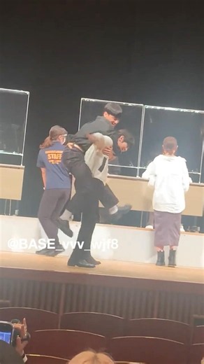 Yeosang spanking Wooyo👀
