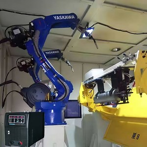 [Hot Item] Yaskawa Ar1440 Robot with Rd350s Welding Machine and Water Cooled Welding Torch for Steel Frame Arc Welding