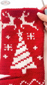 Ready for Part 2 of the Magical Color Changing Mystery Crochet Along?❤️ Have you ever tried Crocheting a Knit-Look like project? It’s called Fair Isle and we’re using this fun color changing technique for the Magical Mystery CAL! ❤️This is Part 2 where I teach you how to crochet a transition form the bottom to the top piece and continue with the waistcoat stitch (crochet knit stitch aka center single crochet aka center split single crochet) plus 3 ways to change colors in crochet! 🧶Parts 1 & 2 