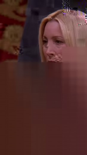 Phoebe speaks french! | Friends Addict