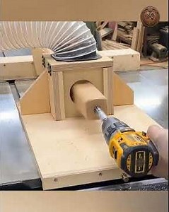 A long wooden pillar made of red and black oak