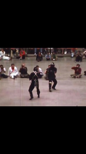 Tutto parte da qui ...lo stesso #BRUCELEE abbandonando la tradizione si dedicò anima e corpo allo studio sul combattimento .Quindi mi rivolgo per l'ennesima volta a tutti i praticanti di #wingchun di considerare anche la parte competitiva partecipando ad eventi sportivi . | Wingchun Team Italia & Wingchun Style Competition | Facebook