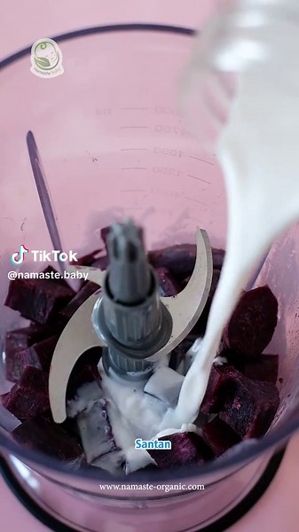 Menu es krim ini cocok banget untuk si kecil ya lagi tumbuh gigi looh🦷 Karena sensasi dingin dari es krim ini dapat membantu menenangkan gusi si kecil yang bengkak akibat tumbuh gigiii #mpasi #mpasihomemade #mpasisehat #icecream #eskrim #ubiungu #eskrimsehat #tumgi #tumbuhgigi #menumpasi #resepmpasi