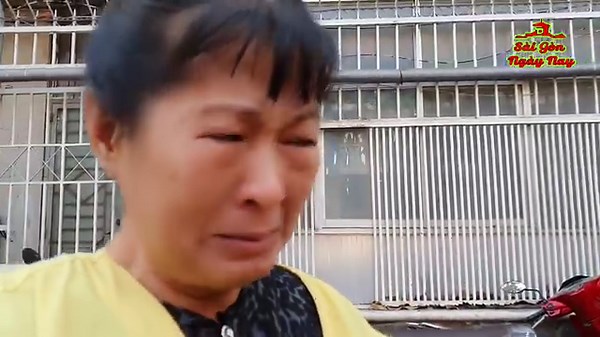 29K views · 379 reactions | GIANG HỒ SAY XỈN QUẬY BẾP CƠM VỨT ĐỒ ĂN VÌ KHÔNG VÒI ĐƯỢC TIỀN UỐNG RƯỢU - NHIỀU MTQ CÙNG TÀI TRỢ #Cuocsongsaigonngaynay, #Saigonngaynaytv | Cuộc sống Sài Gòn ngày nay | Facebook