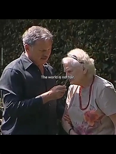 A relação de Victor Garber com sua mãe Hope Garber