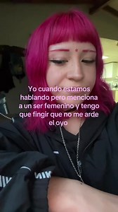 Yo cuando mencionan a una chica y tengo que fingir que no me arde el oído