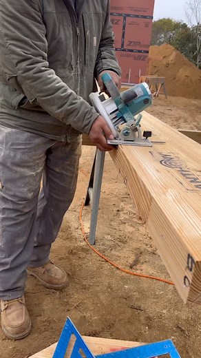 4.8K views · 12K reactions | HIPS DONT LIE 朗 #details #work #wood #construction #pro #framing #reel #design #viral | Marco R Lopez | Facebook