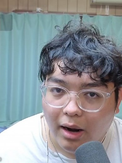 Derapchu agreeing to kiss Evbo on the cheek live at the Midoffs in exchange for knowing who his coach is #midoffs #derapchu #evbo #derapchuclip #fyp