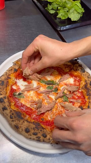 1.9K views · 20 reactions | Sapore di Napoli, Pizza Perfetta #pizza #lakamora #italianfood | La Kamora | Facebook