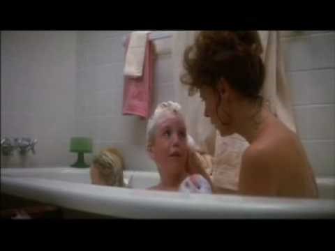 Poltergeist 2 - Tub Scene