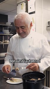 C’est l’automne, allez une bonne blanquette de veau ! #guysavoy #guysavoyparis #veau #veal #blanquette #blanquettedeveau #automne #autumn #restaurant #restaurants #artdevivre #artdevivrealafrancaise #frenchartdevivre #cuisine #cuisinefrancaise #cuisinefrançaise #gastronomie #gastronomiefrancaise #gastronomiefrançaise #paris @michelinguide @gaultetmillaufr @laliste1000 @guides_lebey @lesgrandestablesdumonde @collegeculinairedefrance | Guy Savoy
