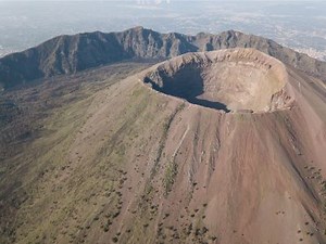 August 24, 79 AD - Mount Vesuvius Erupts