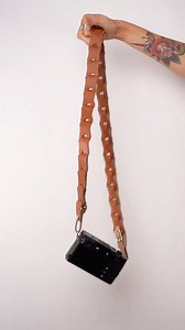 Lasso Link Neck Strap | Light Brown Colorway | 6-7oz Seidel | Adjustable length and contouring leather neck strap | Link in the description to buy yours! #weddingphotographer #cameraharness #portraitphotography #weddingphotography #cameragear #neckstrap | rose_anvil