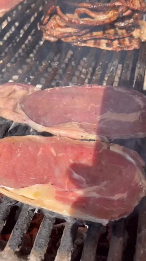 Pide tu corte favorito en #VestaMarket 🥩 🔥 📍Av Las palmas frente a la secundaria del Instituto México #IM ¡Haz tu pedido! 📱(664) 573 0987 📞(664) 904 5176 #VestaMarket #ElMercadoQueLoTieneTodo #carnedecalidad #carnederes #CarneFresca #Tijuana #laspalmas #freshmeat #meat #beefsteak #beef #carniceria #hamburguesa #carnedehamburguesa #chamorroderes #pechuga #pollo #butcher #butchershop #chorizo #RibEye #NewYork #arrachera #costilladeres #CostillaParaAsar #CarneMolida | Vesta Market