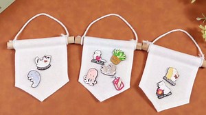 Breling 4 Pcs 4 Pcs Mini Canvas Banner Set DIY Enamel Pin Display Banner Holders Pin Display Board Badge Storage Canvas Wall Hanging with Rod Hanging Buttons Jewelry Organizer Decor (White)