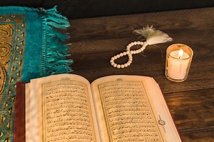 Surat Al Qamar Ayat 1-55 Lengkap Bacaan Arab, Latin, Arti, Tafsir, hingga Keutamaannya : Okezone Muslim